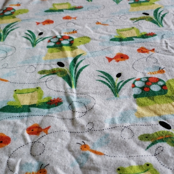 Baby Flannel Mat/Blanket & Arm Support Pillow. - Picture 5 of 8